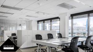 Açık Ofislerde Toplantı Odası Tasarımları: Mahremiyet ve İşbirliğini Dengelemek